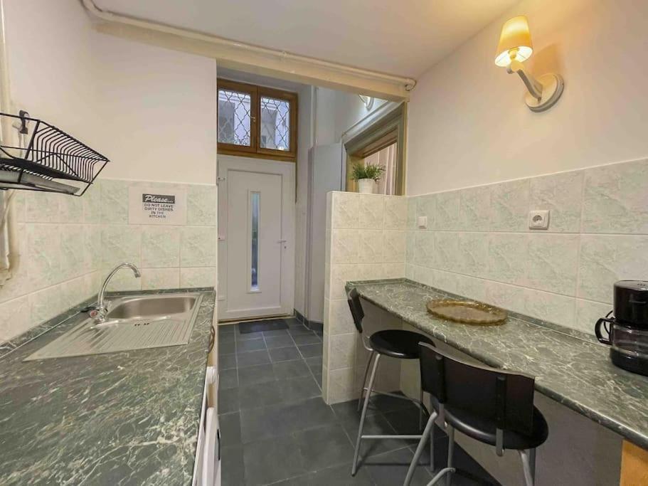 B15 Downtown Cosy Apartment Budapest Ngoại thất bức ảnh